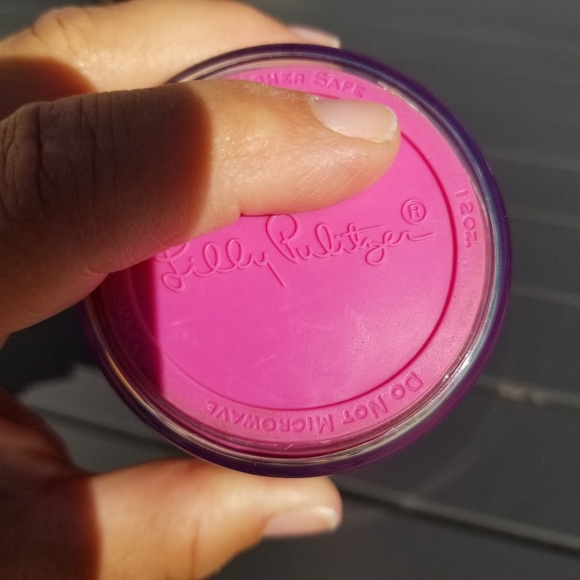 Lily Pulizer travel mug - Picture 3 of 8